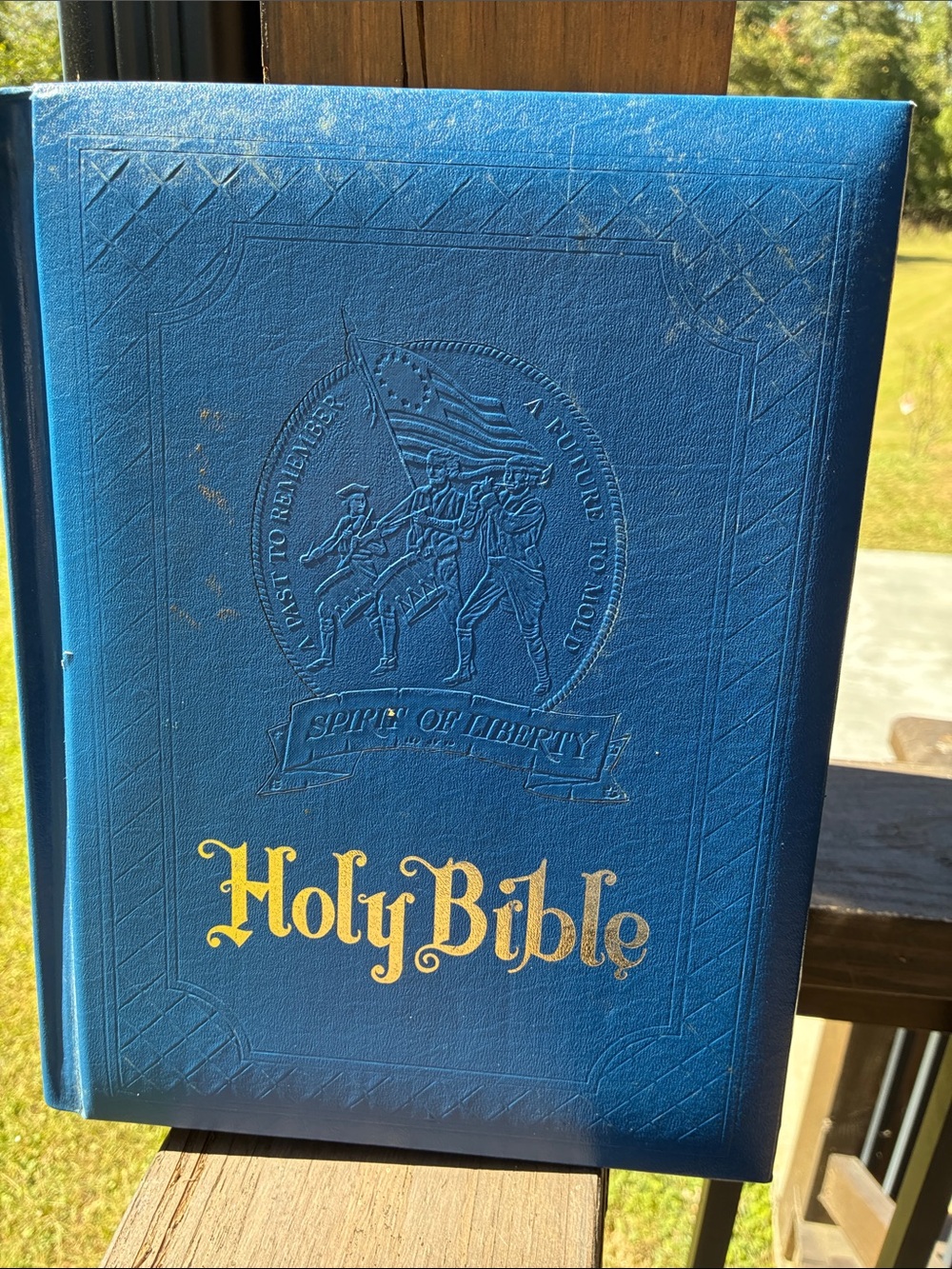 Holy Bible - Blue Hardcover (Brand: )